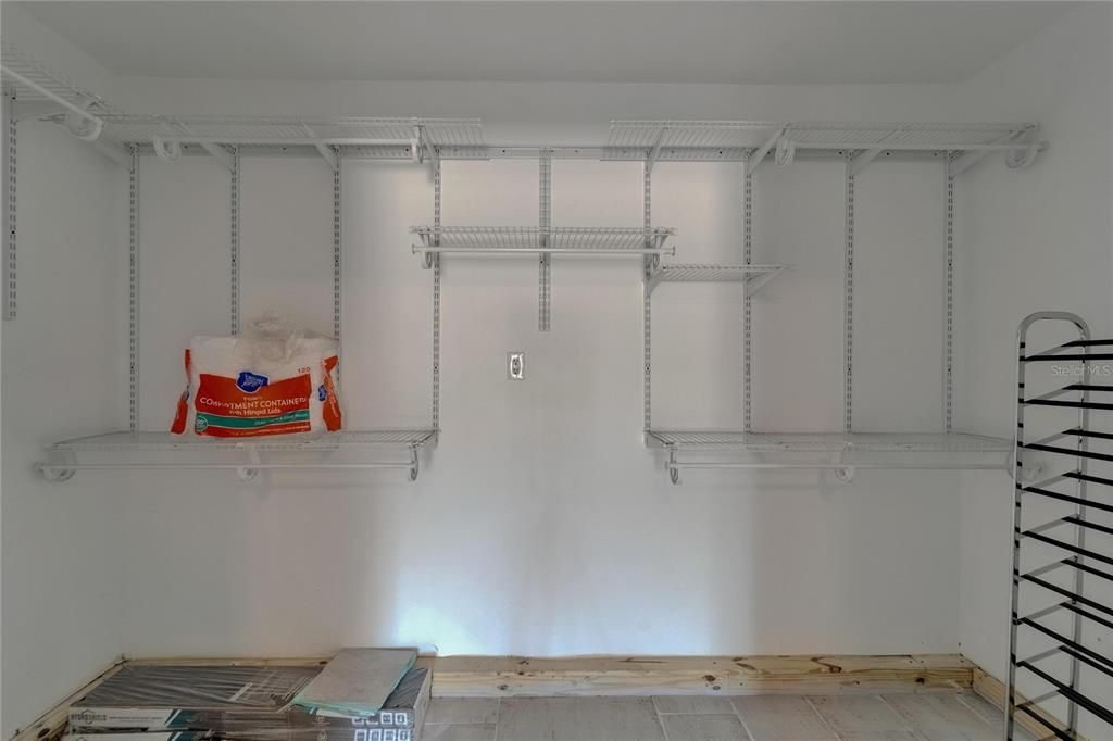 For Rent: $2,000 (4 beds, 1 baths, 1275 Square Feet)