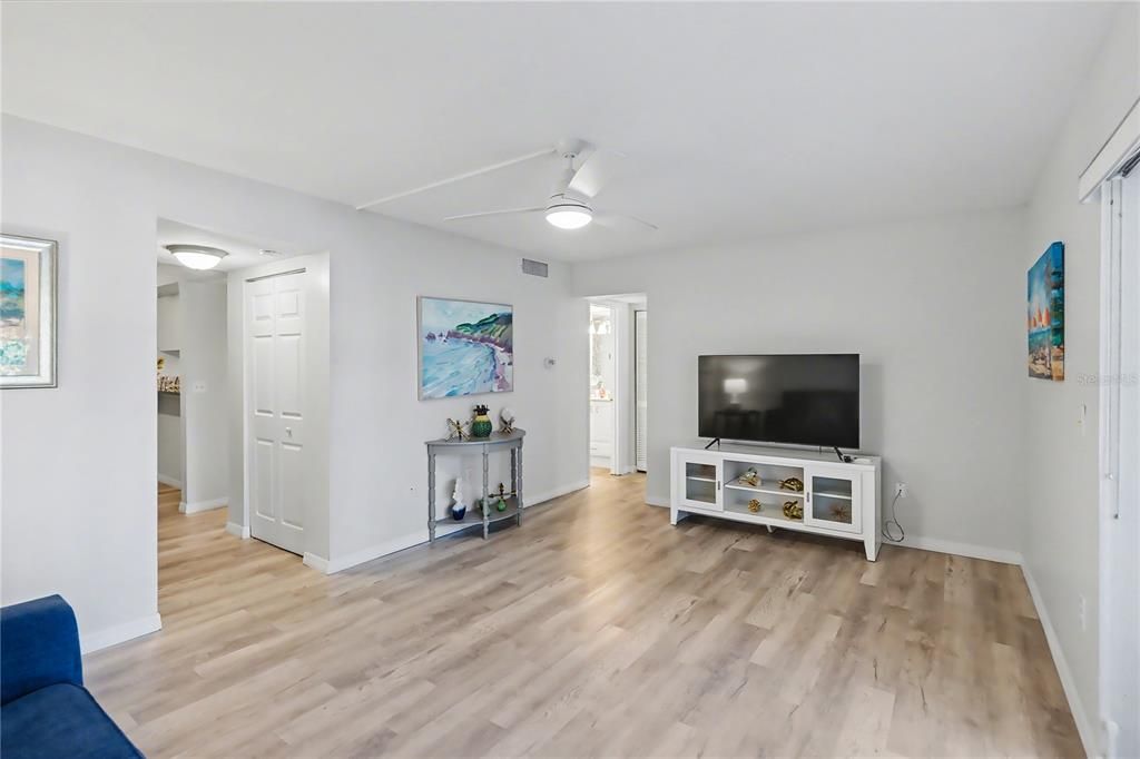 На продажу: $475,000 (1 спален, 1 ванн, 748 Квадратных фут)