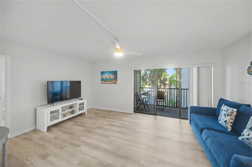 На продажу: $475,000 (1 спален, 1 ванн, 748 Квадратных фут)