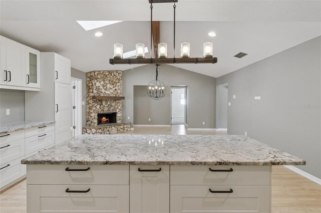 For Sale: $710,000 (4 beds, 3 baths, 3034 Square Feet)