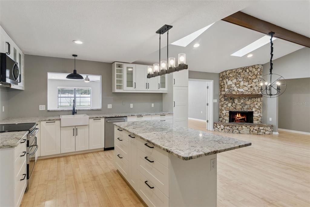 For Sale: $710,000 (4 beds, 3 baths, 3034 Square Feet)