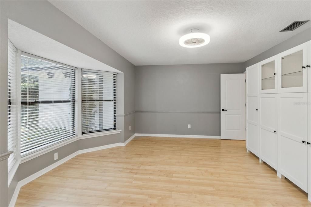 For Sale: $710,000 (4 beds, 3 baths, 3034 Square Feet)