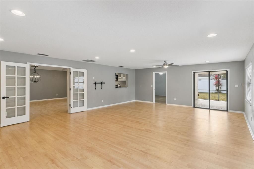 For Sale: $710,000 (4 beds, 3 baths, 3034 Square Feet)