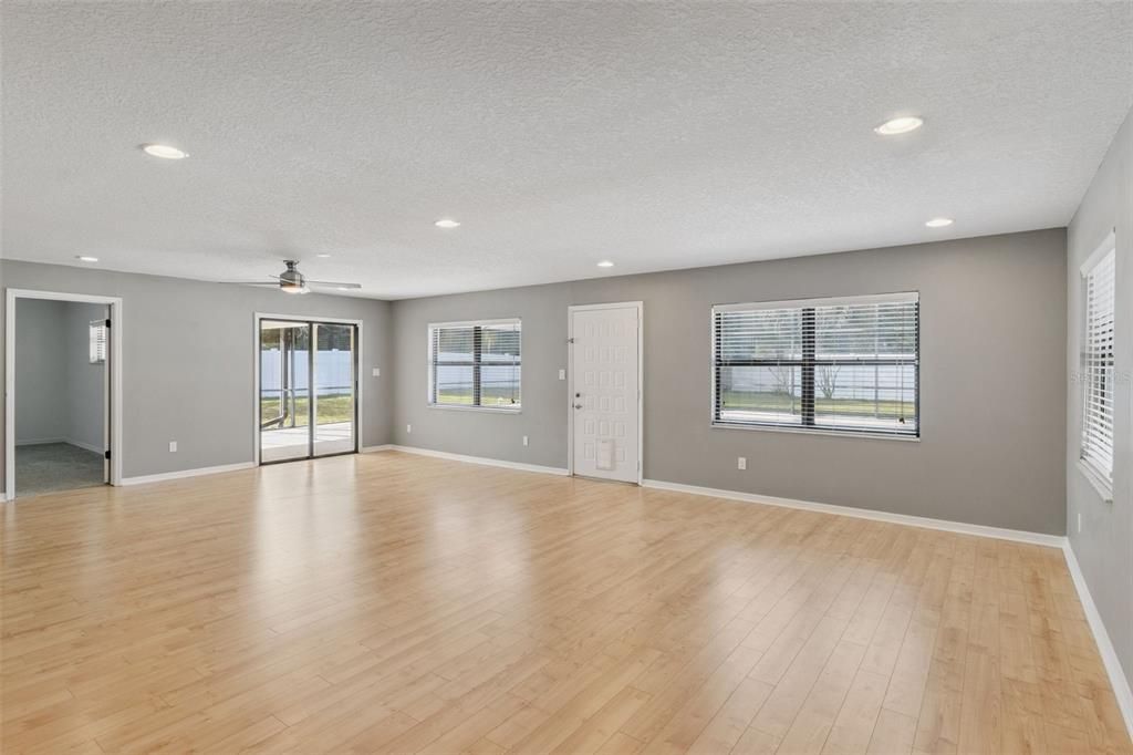 For Sale: $710,000 (4 beds, 3 baths, 3034 Square Feet)