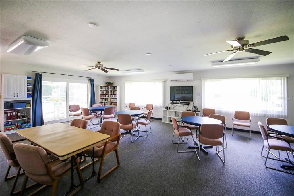 На продажу: $249,000 (2 спален, 2 ванн, 1195 Квадратных фут)