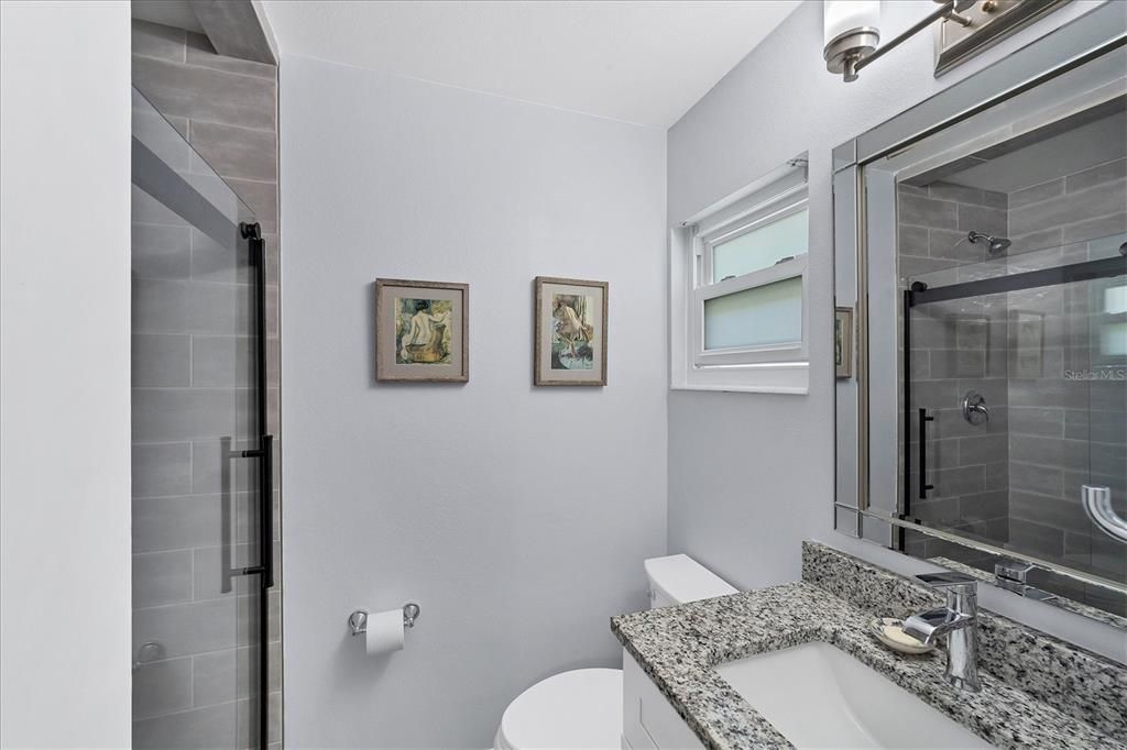 На продажу: $249,000 (2 спален, 2 ванн, 1195 Квадратных фут)