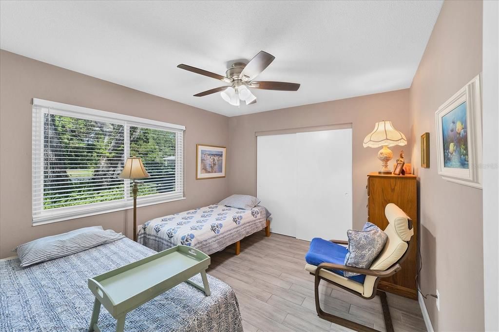 На продажу: $249,000 (2 спален, 2 ванн, 1195 Квадратных фут)