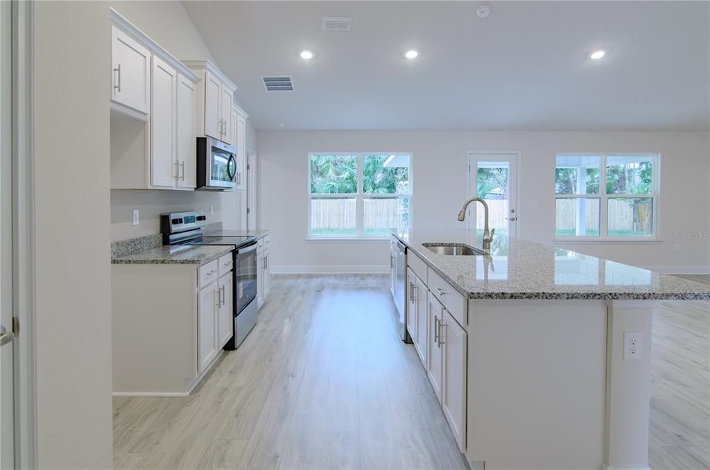 For Sale: $369,900 (4 beds, 3 baths, 2117 Square Feet)