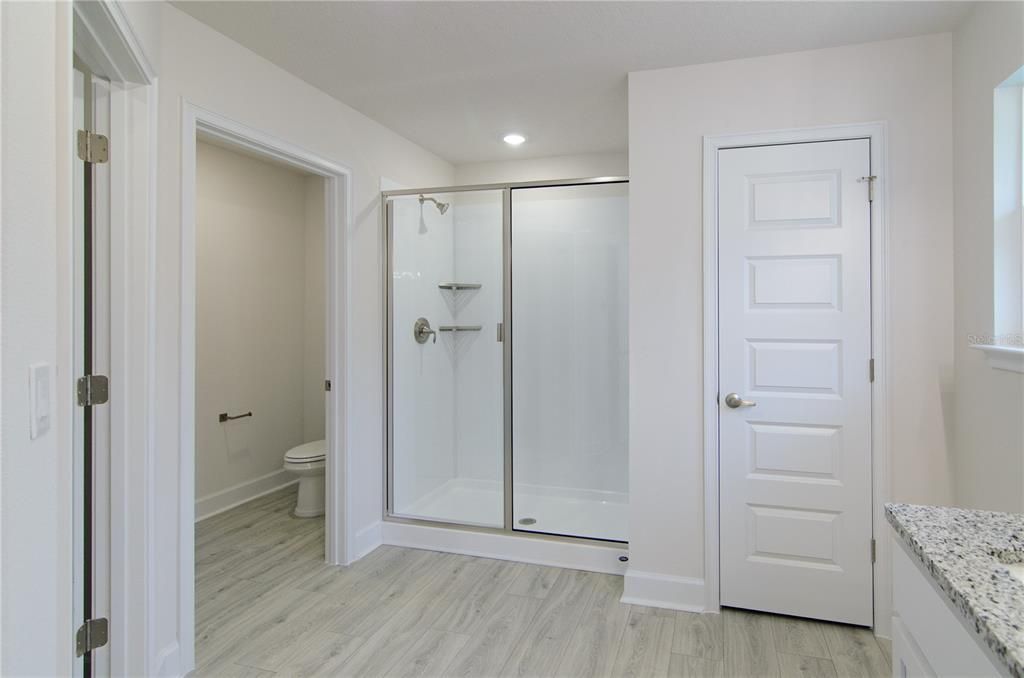 For Sale: $369,900 (4 beds, 3 baths, 2117 Square Feet)