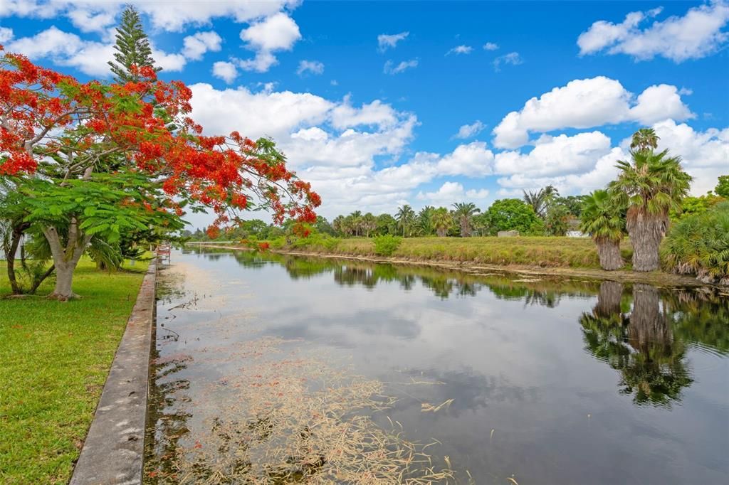 For Sale: $425,900 (4 beds, 2 baths, 1982 Square Feet)