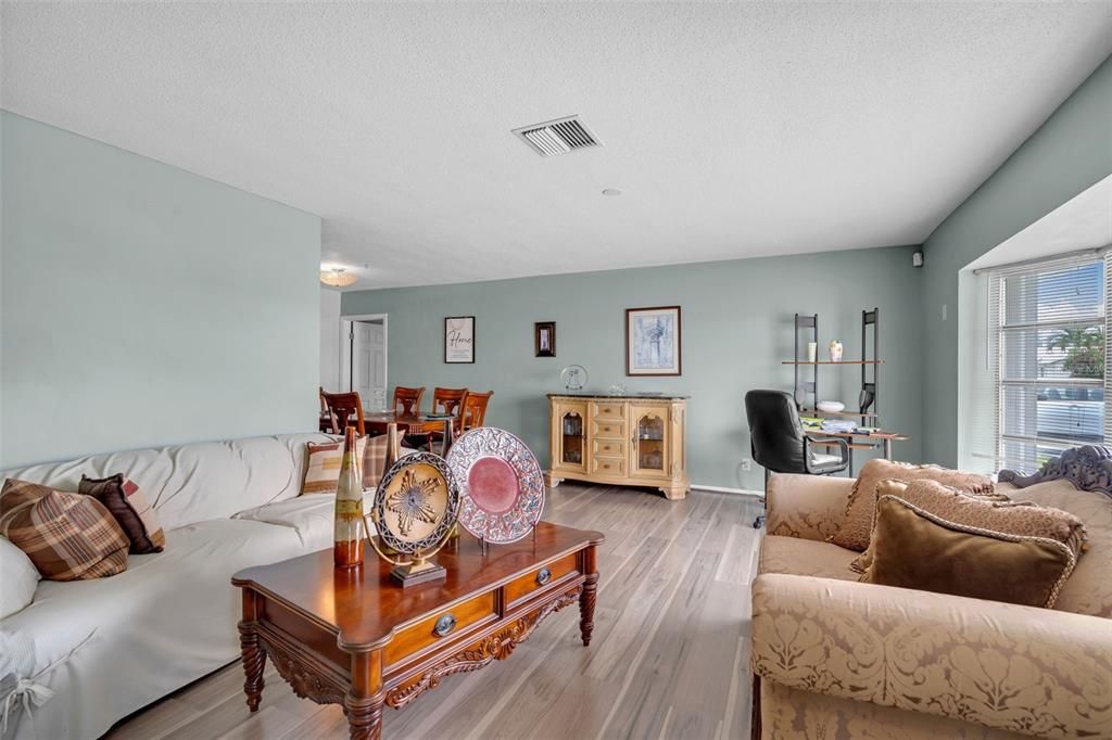 For Sale: $425,900 (4 beds, 2 baths, 1982 Square Feet)