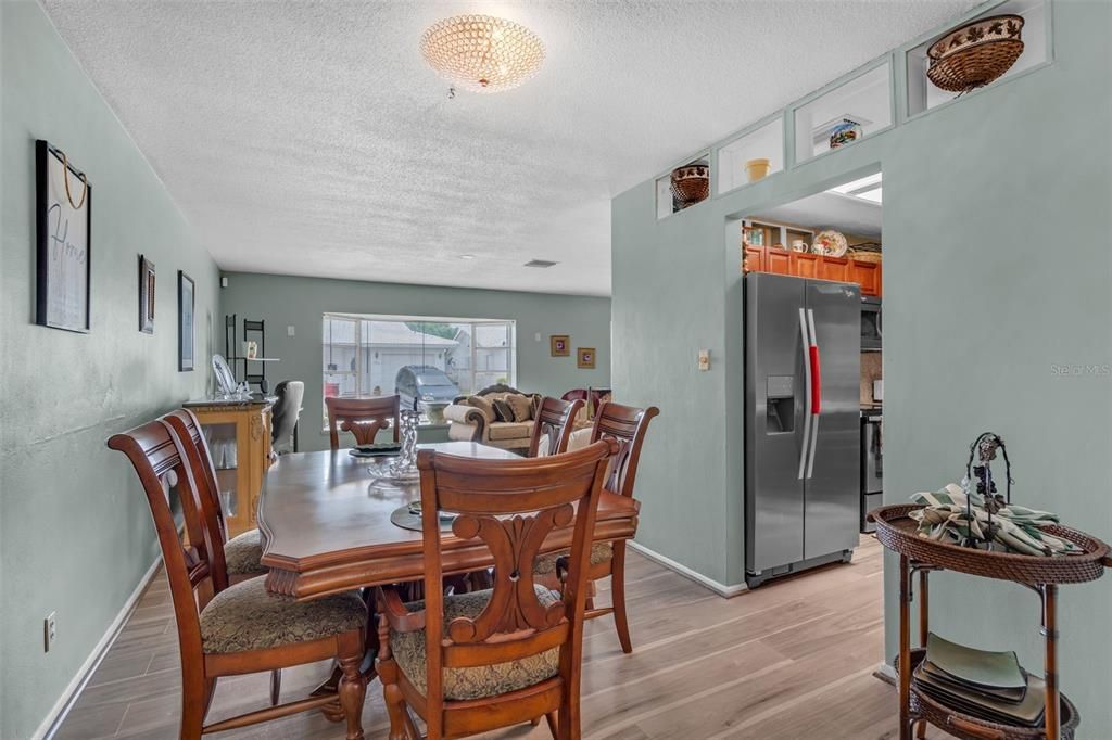 For Sale: $425,900 (4 beds, 2 baths, 1982 Square Feet)