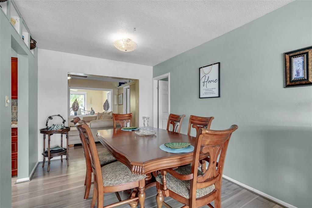 For Sale: $425,900 (4 beds, 2 baths, 1982 Square Feet)