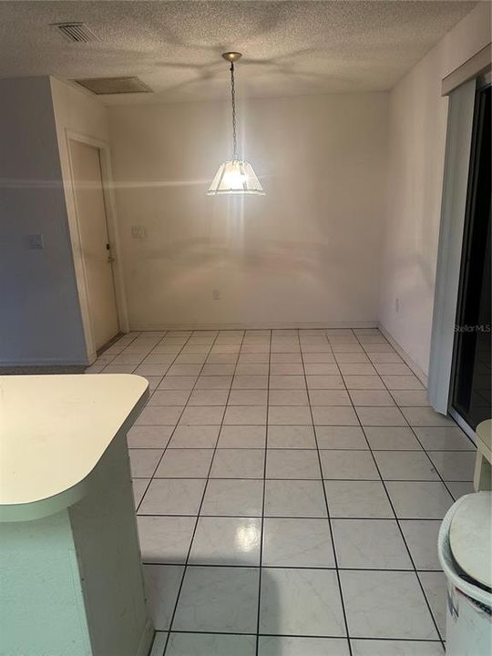 На продажу: $120,000 (2 спален, 2 ванн, 1256 Квадратных фут)