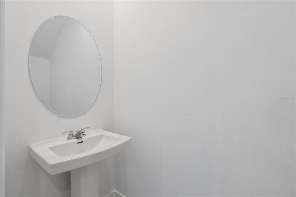 For Rent: $2,100 (3 beds, 2 baths, 1558 Square Feet)