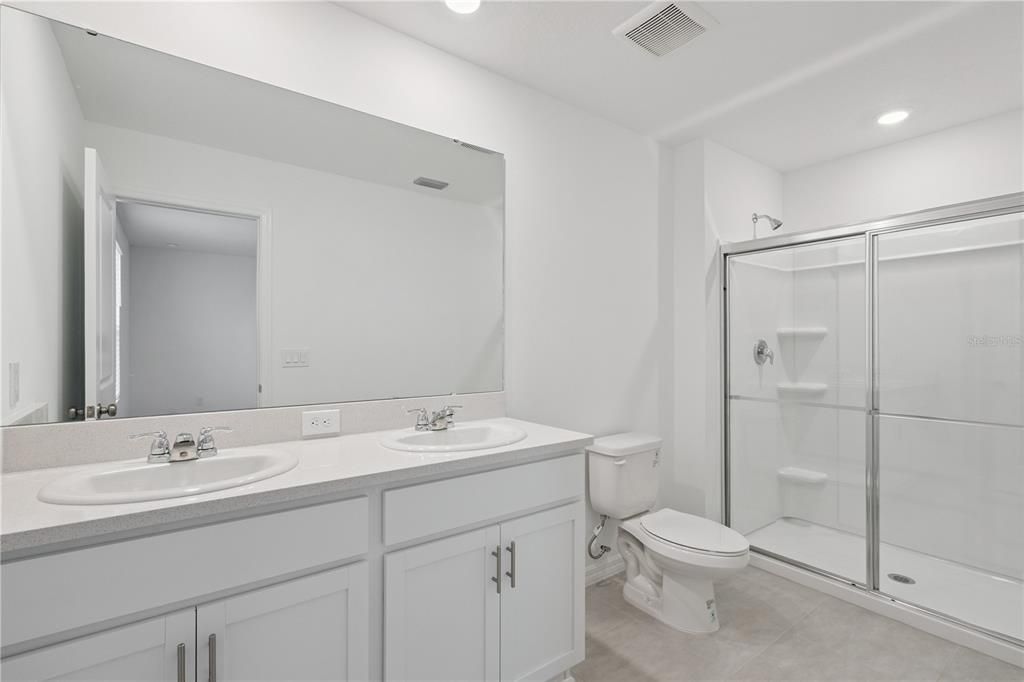 For Rent: $2,100 (3 beds, 2 baths, 1558 Square Feet)