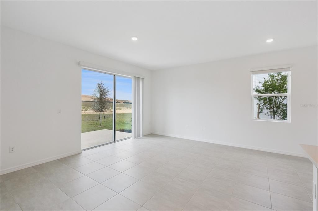 For Rent: $2,100 (3 beds, 2 baths, 1558 Square Feet)