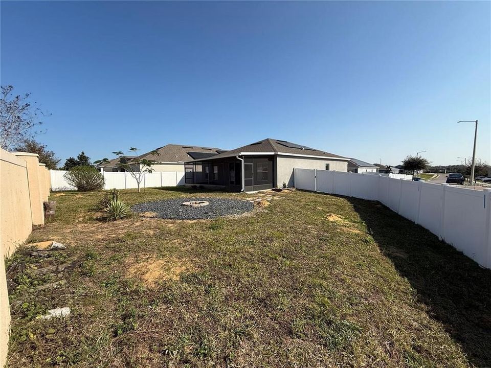 For Rent: $2,200 (3 beds, 2 baths, 1405 Square Feet)