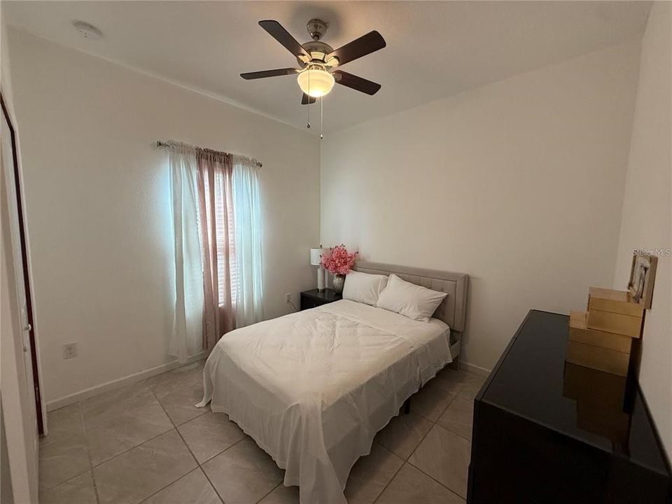 For Rent: $2,200 (3 beds, 2 baths, 1405 Square Feet)