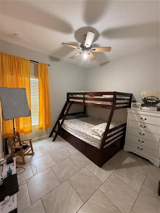 For Rent: $2,200 (3 beds, 2 baths, 1405 Square Feet)