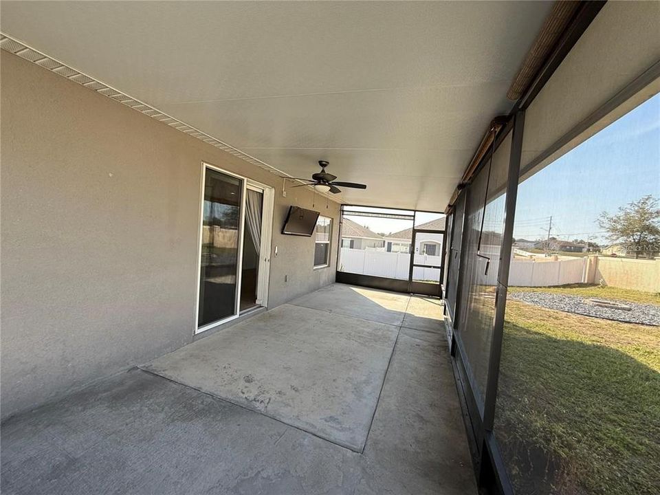 For Rent: $2,200 (3 beds, 2 baths, 1405 Square Feet)