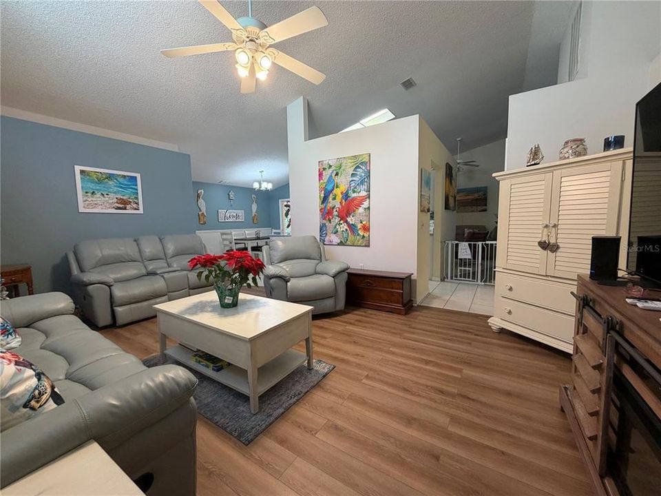 For Sale: $445,000 (4 beds, 2 baths, 2183 Square Feet)