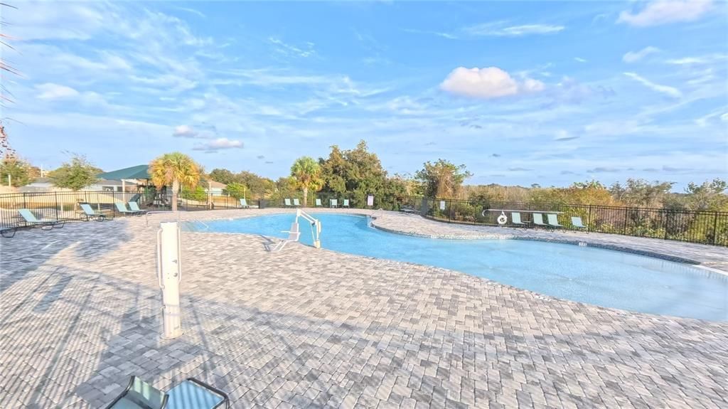 For Sale: $359,000 (5 beds, 3 baths, 2696 Square Feet)