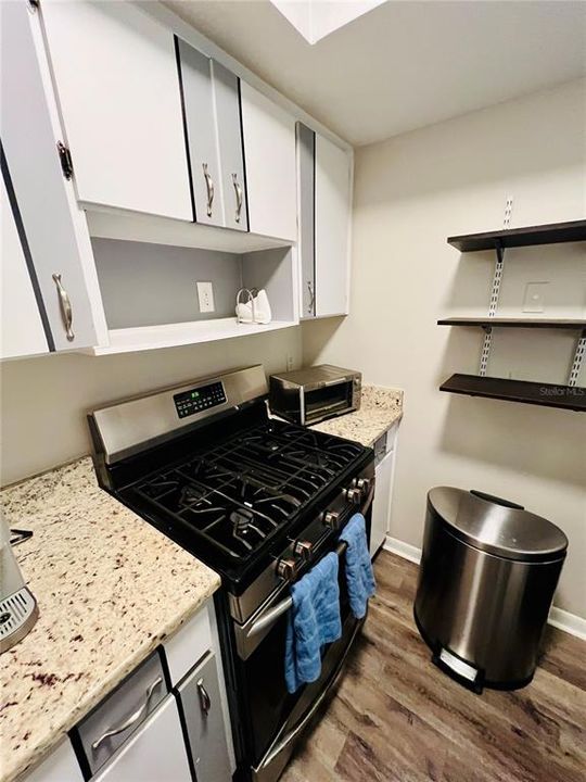 For Sale: $120,000 (1 beds, 1 baths, 792 Square Feet)