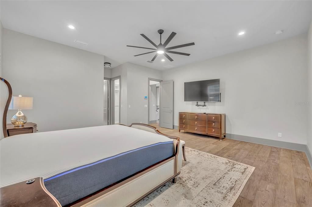 For Sale: $1,370,000 (5 beds, 4 baths, 3288 Square Feet)