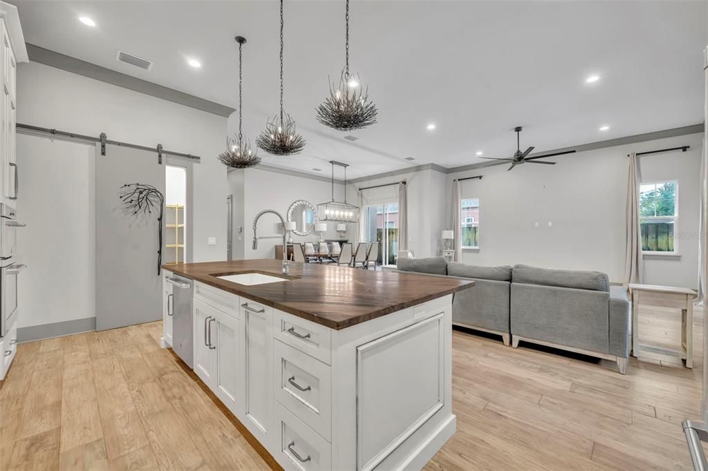 For Sale: $1,370,000 (5 beds, 4 baths, 3288 Square Feet)