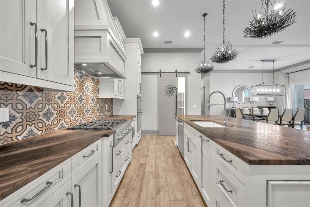 For Sale: $1,370,000 (5 beds, 4 baths, 3288 Square Feet)