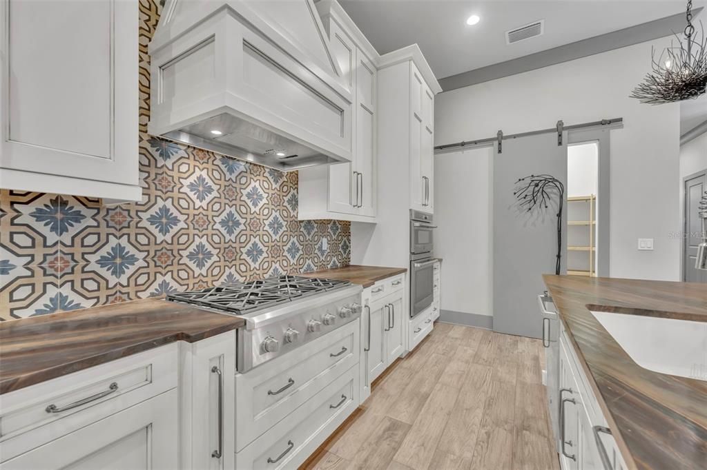 For Sale: $1,370,000 (5 beds, 4 baths, 3288 Square Feet)