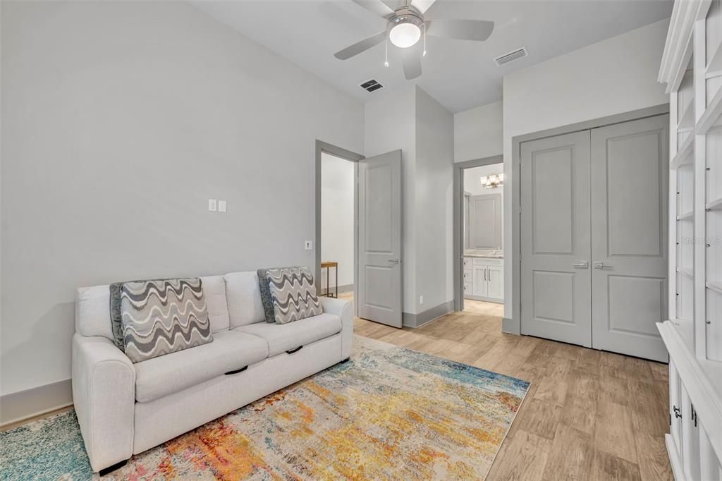 For Sale: $1,370,000 (5 beds, 4 baths, 3288 Square Feet)