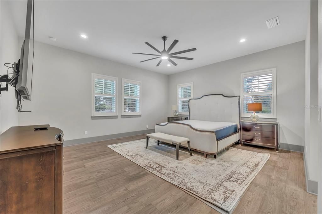 For Sale: $1,370,000 (5 beds, 4 baths, 3288 Square Feet)