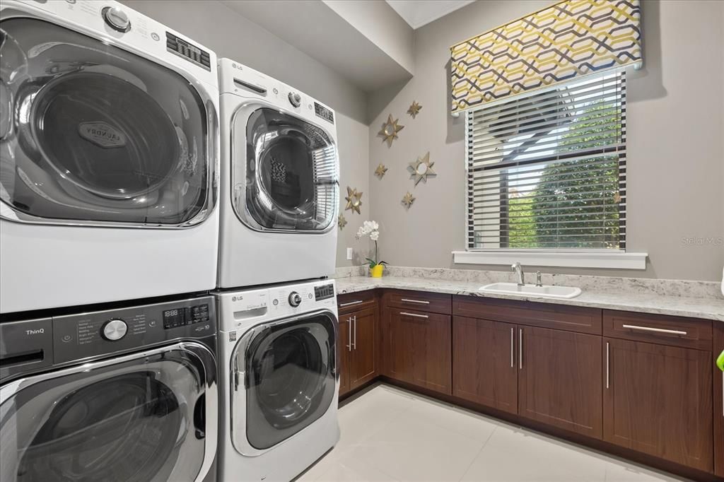 待售: $4,490,000 (8 贝兹, 8 浴室, 7928 平方英尺)