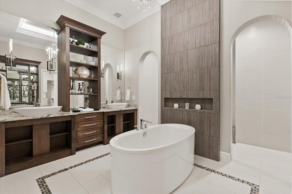 待售: $4,490,000 (8 贝兹, 8 浴室, 7928 平方英尺)