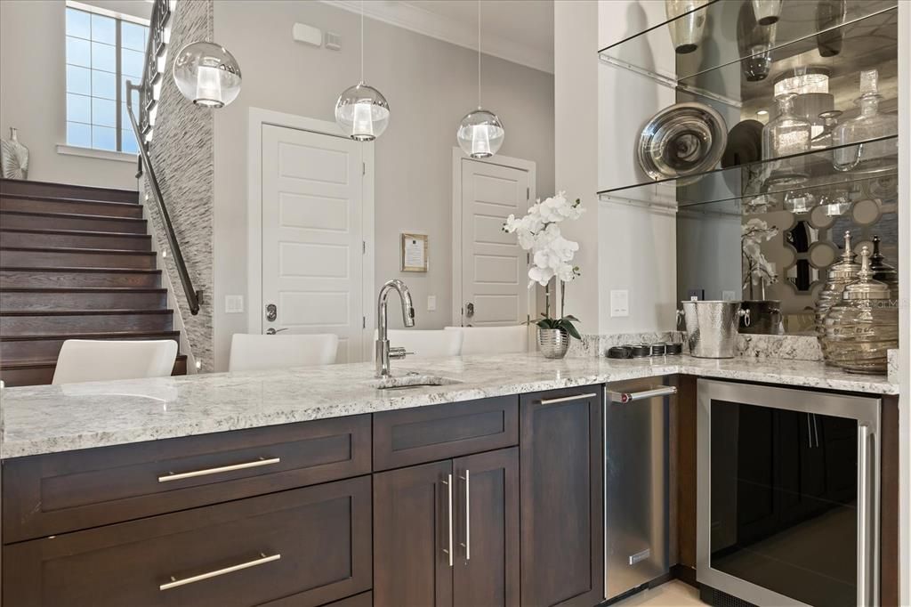 待售: $4,490,000 (8 贝兹, 8 浴室, 7928 平方英尺)