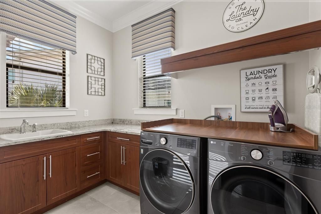 待售: $4,490,000 (8 贝兹, 8 浴室, 7928 平方英尺)