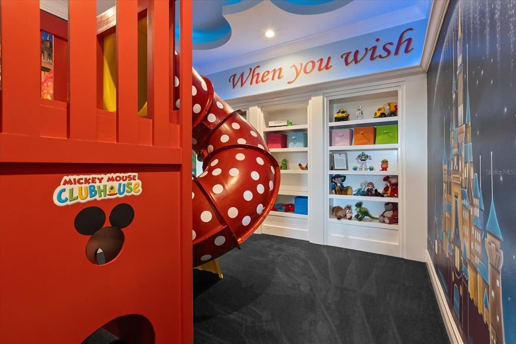 待售: $4,490,000 (8 贝兹, 8 浴室, 7928 平方英尺)