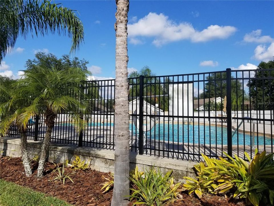 For Rent: $1,750 (3 beds, 2 baths, 1408 Square Feet)