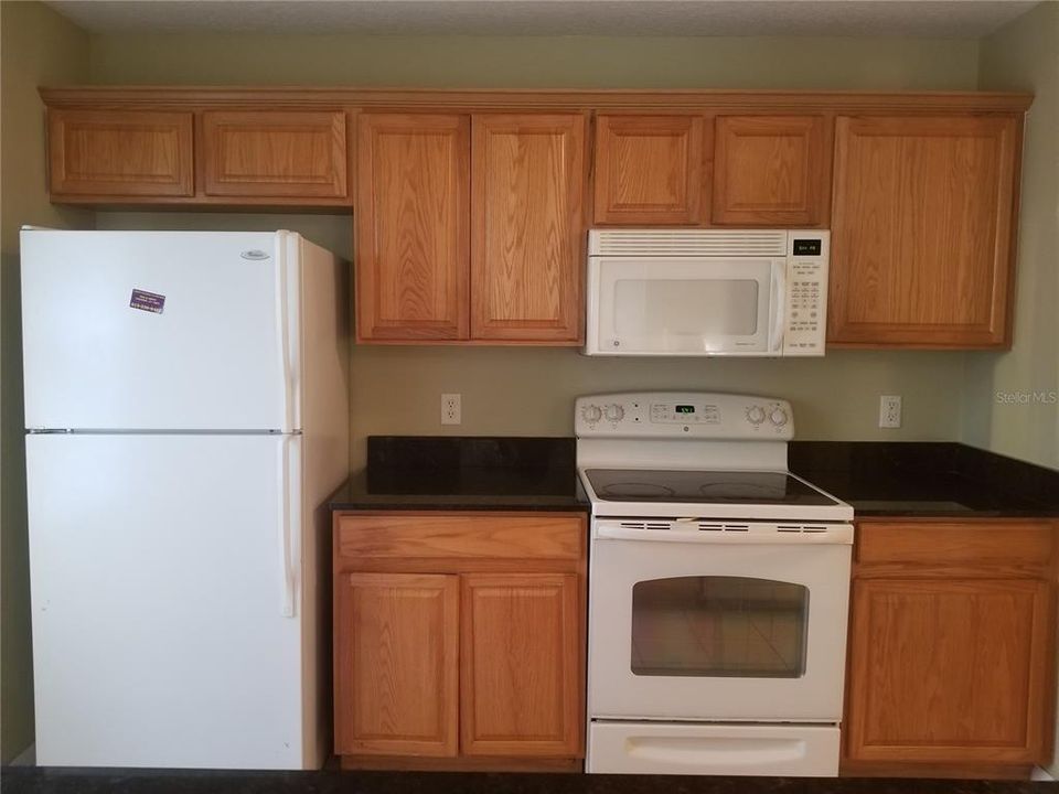 For Rent: $1,750 (3 beds, 2 baths, 1408 Square Feet)