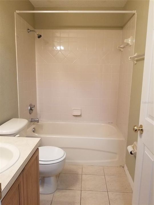 For Rent: $1,750 (3 beds, 2 baths, 1408 Square Feet)