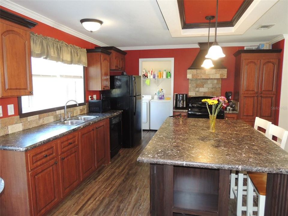 На продажу: $305,000 (4 спален, 3 ванн, 2079 Квадратных фут)