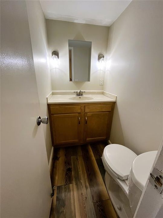 待售: $189,000 (2 贝兹, 1 浴室, 840 平方英尺)