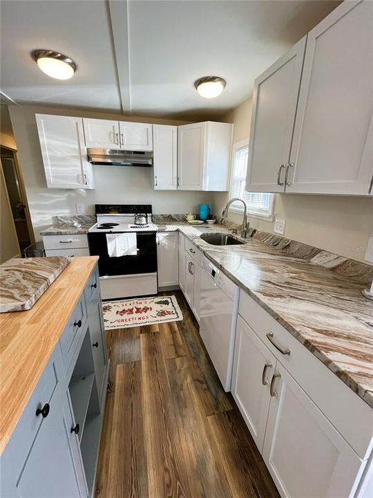 待售: $189,000 (2 贝兹, 1 浴室, 840 平方英尺)