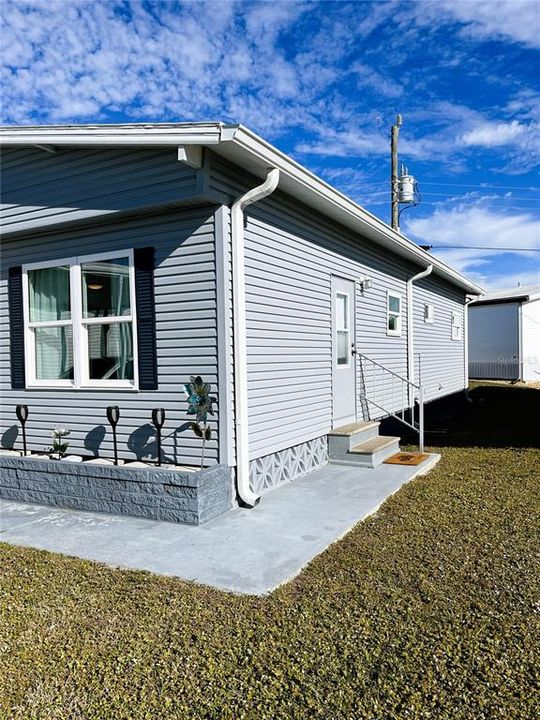 待售: $189,000 (2 贝兹, 1 浴室, 840 平方英尺)