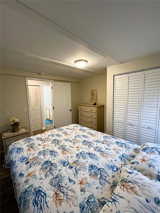 待售: $189,000 (2 贝兹, 1 浴室, 840 平方英尺)