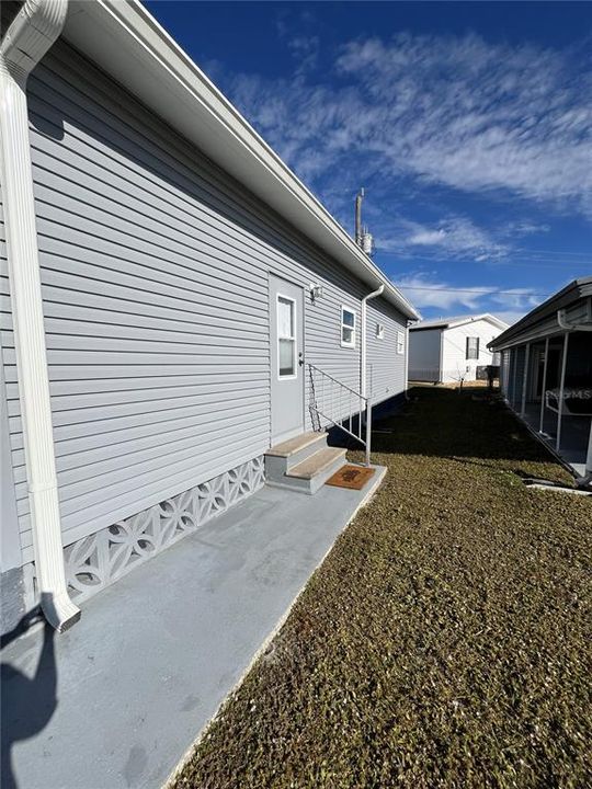 待售: $189,000 (2 贝兹, 1 浴室, 840 平方英尺)