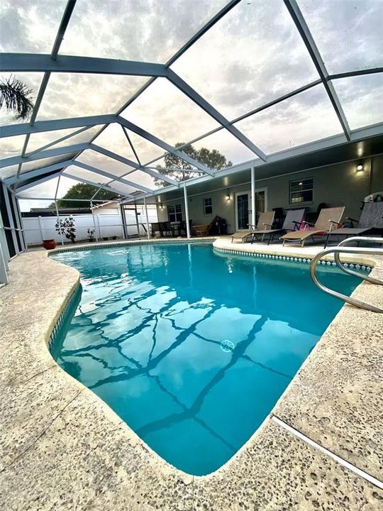 出租: $4,500 (4 贝兹, 3 浴室, 1738 平方英尺)