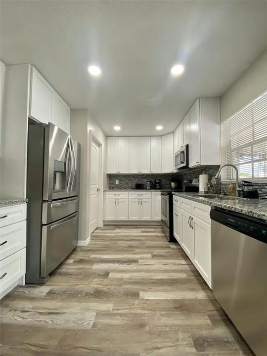 出租: $4,500 (4 贝兹, 3 浴室, 1738 平方英尺)